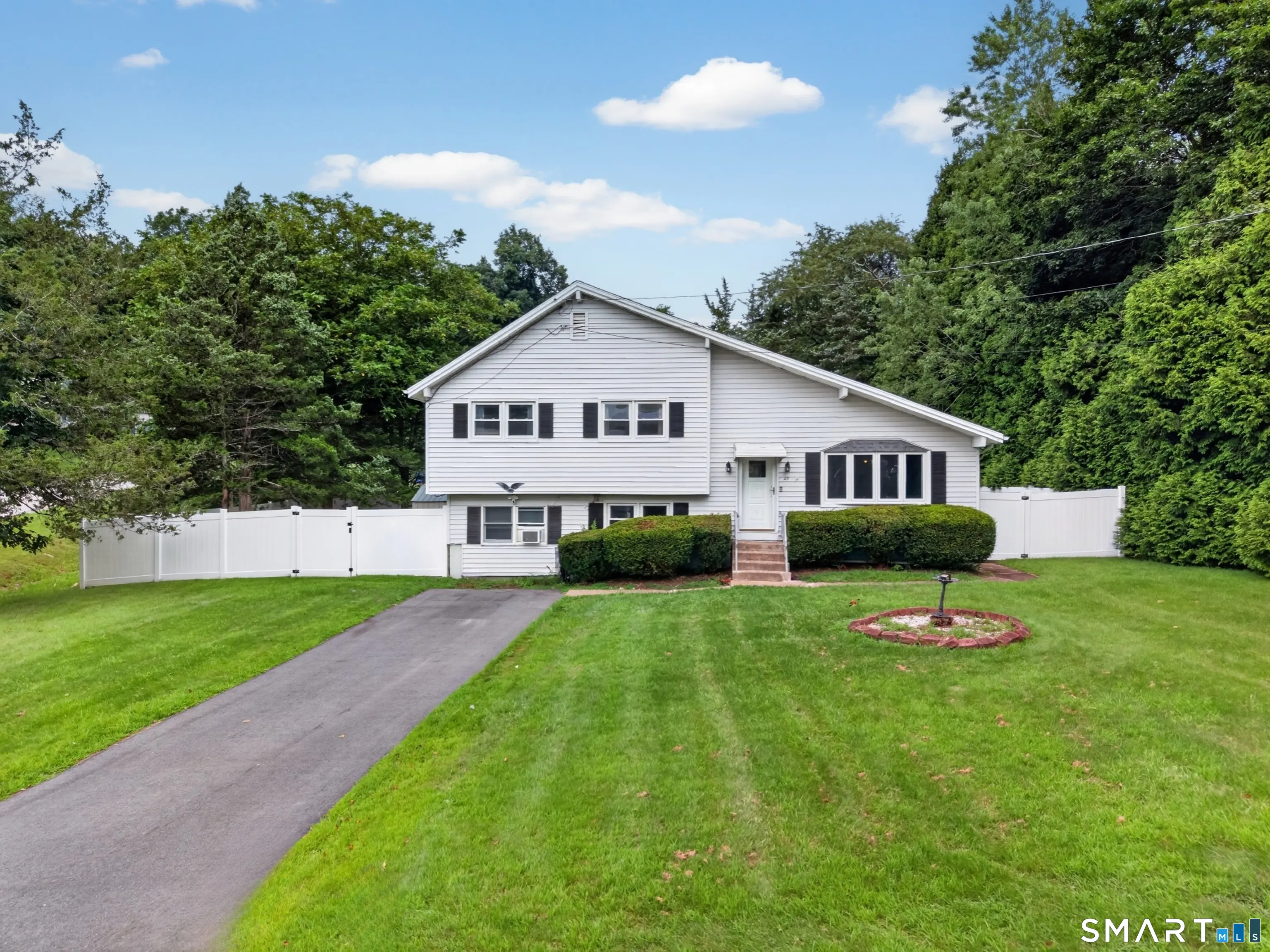 25 Lyman Hill Road, Norwich
