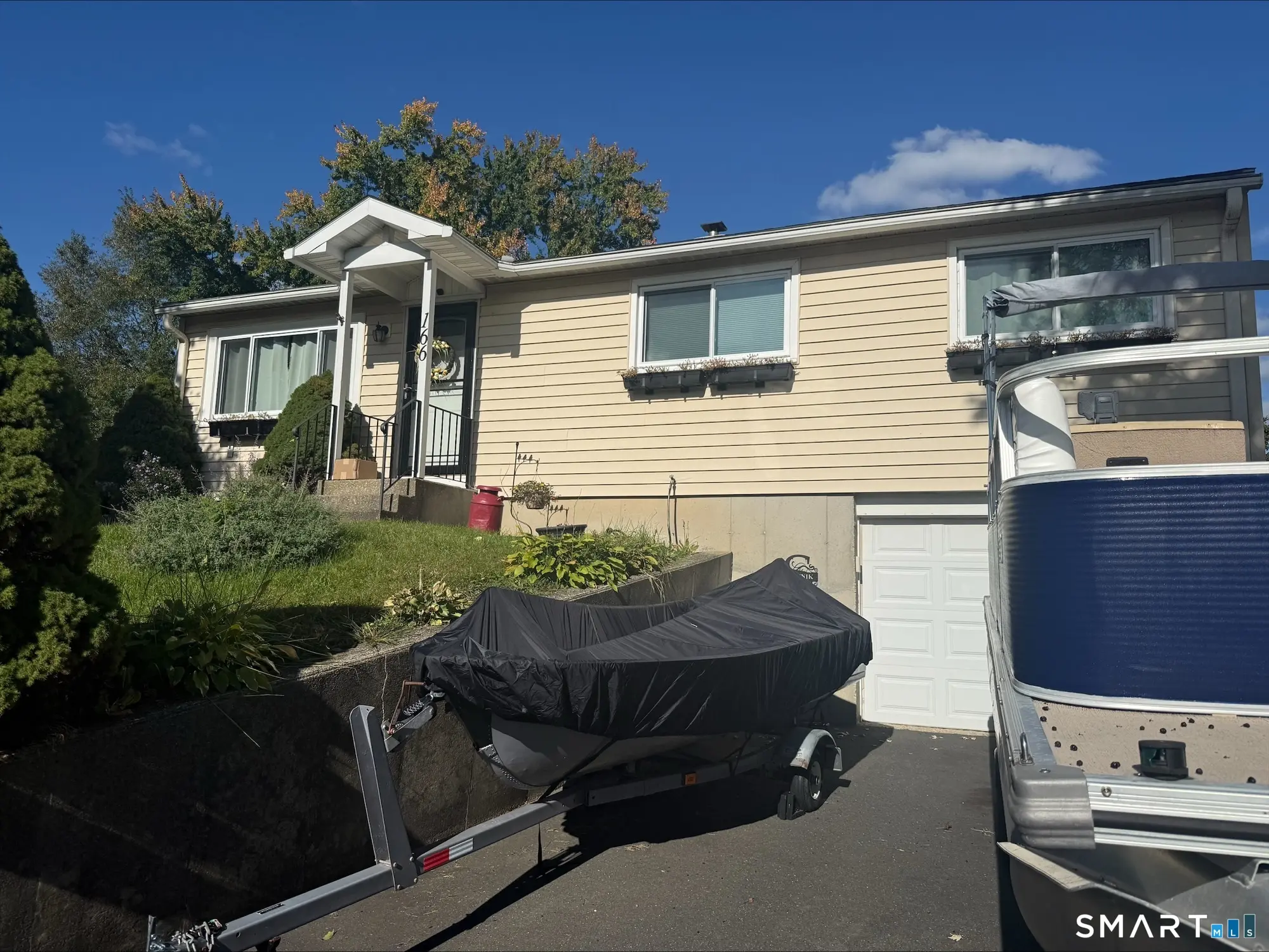 166 East Lake Street, Winchester