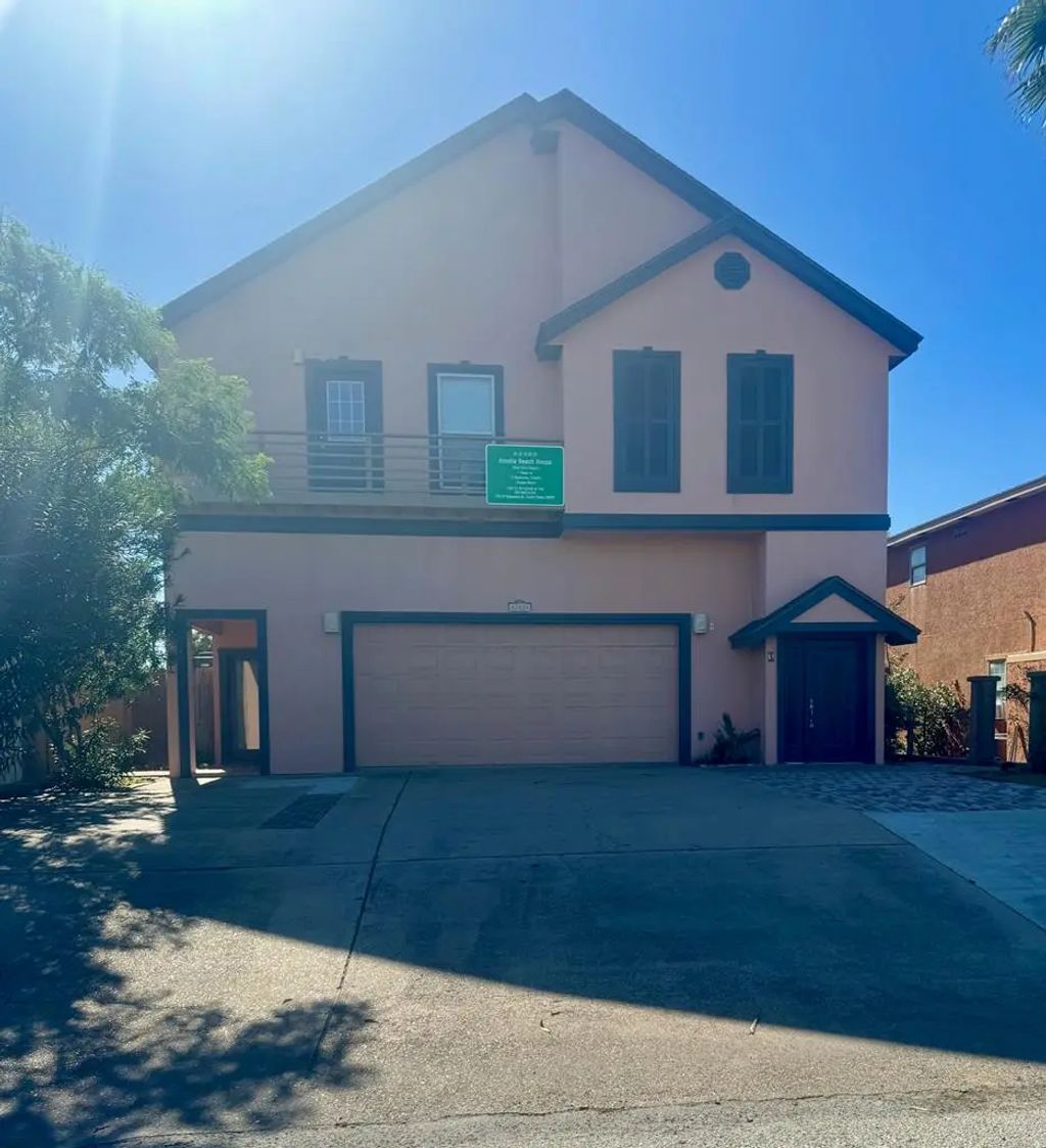 203 W Esperanza St., South Padre Island