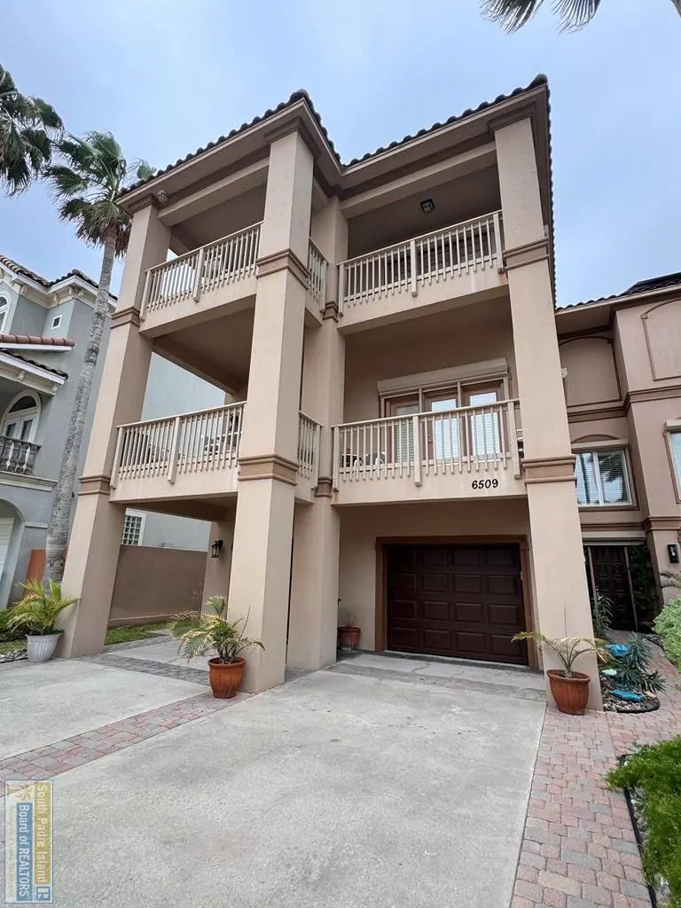 6509 Beach Dr., South Padre Island