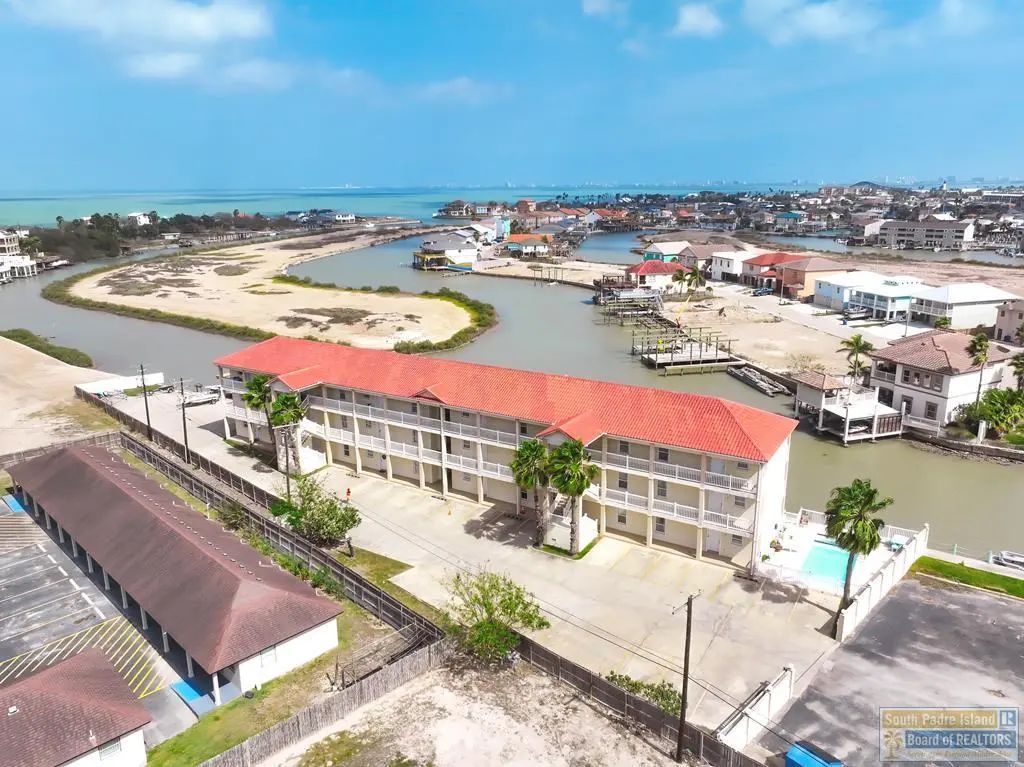 1506 Highway 100 304, Port Isabel
