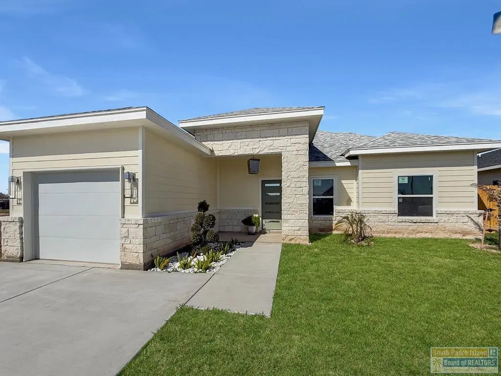 2622 Juan Castillo Ave., Port Isabel