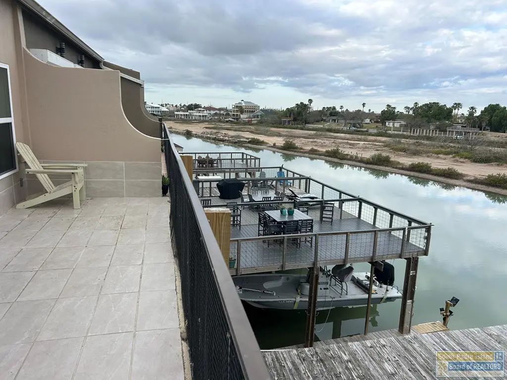 1342 Harbor Island Dr., Port Isabel