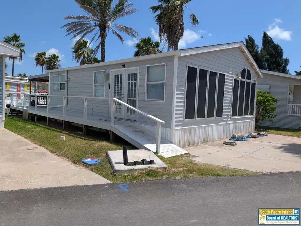 513 W Clam Circle, Port Isabel