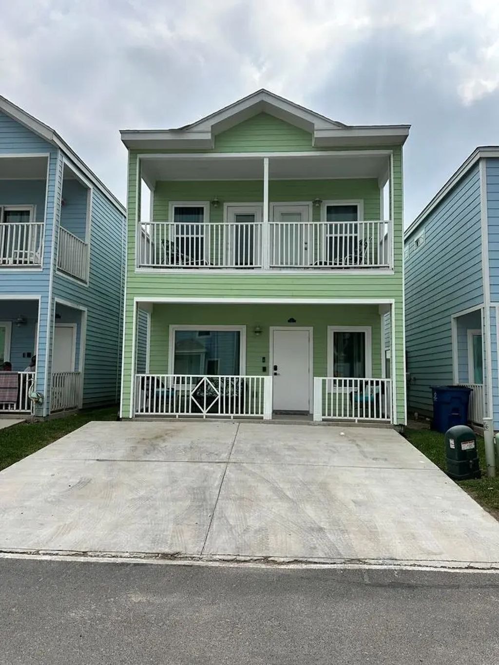 217 Las Joyas Blvd., Port Isabel