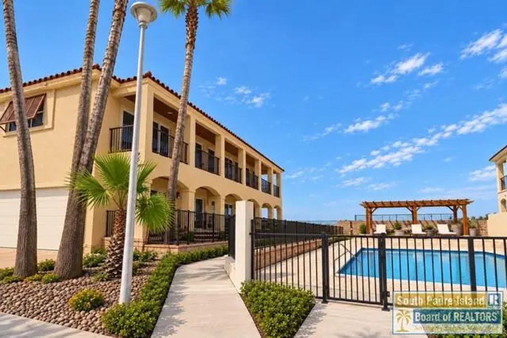 112 E Villa Doce Dr., South Padre Island
