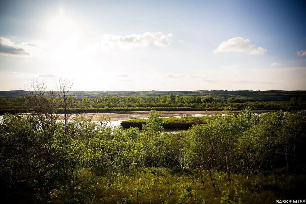 320 Laurier Cres, Laird Rm No. 404