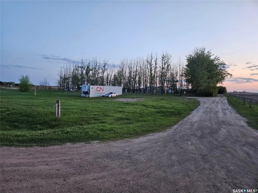 Reddekopp Land, Warman