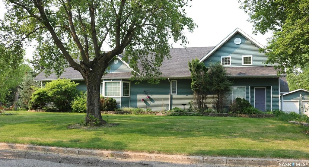 1307 Windover Avenue, Moosomin