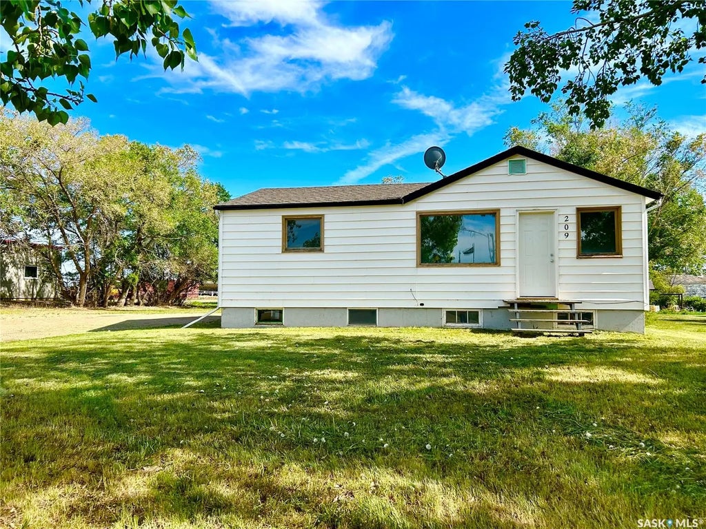 209 4th Avenue E, Coleville