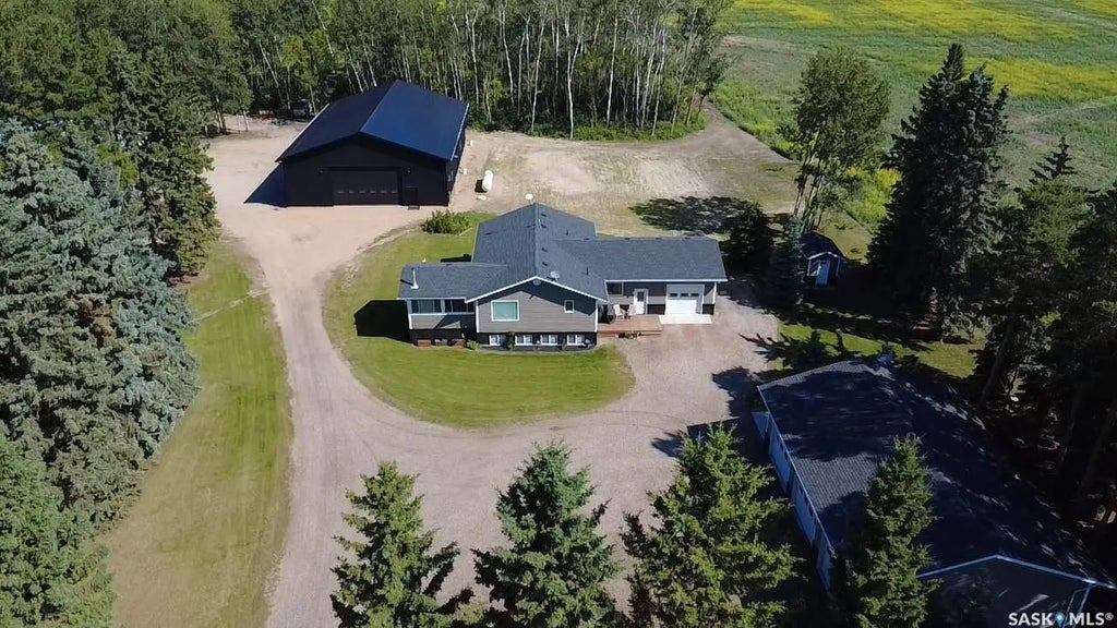 Tluchak Acreage, Willow Creek Rm No. 458
