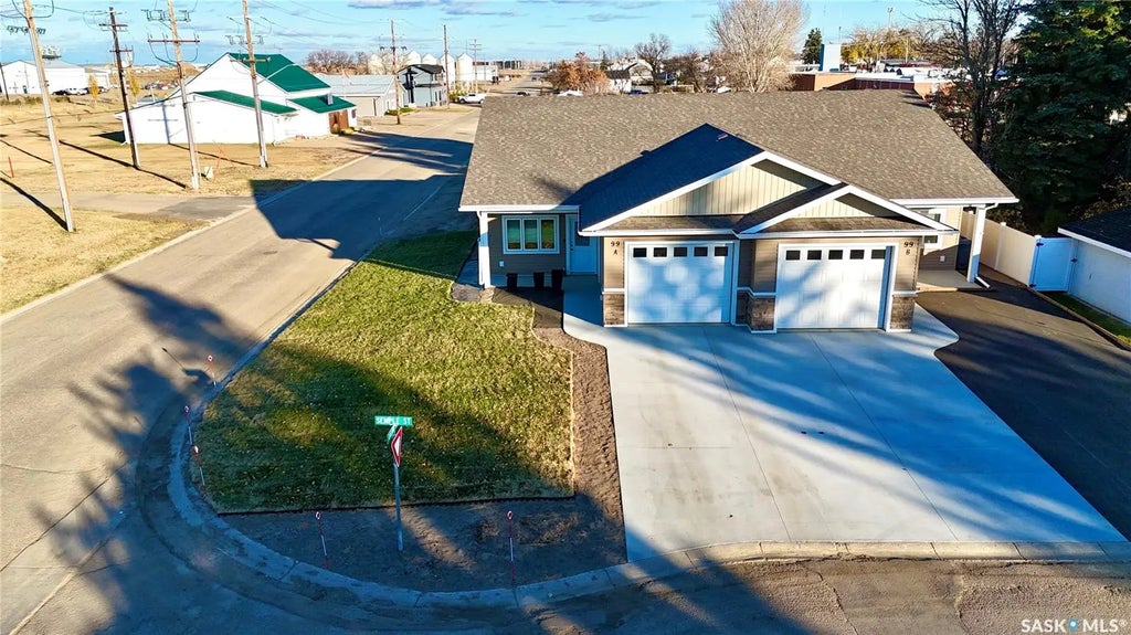 99a Semple Street, Outlook