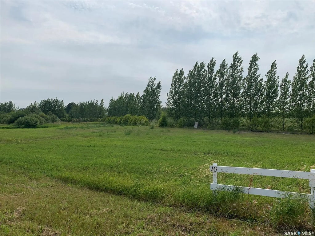 10 Lucien Lakeshore Drive, Three Lakes Rm No. 400