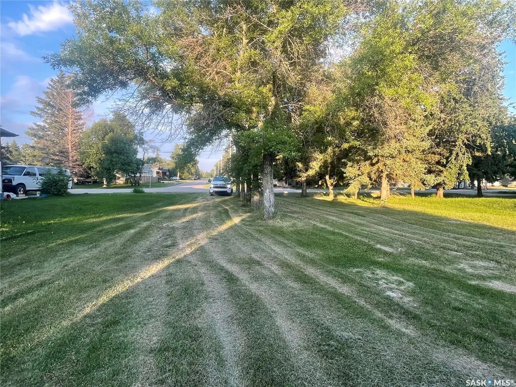 3001 2nd Avenue E, Waldheim