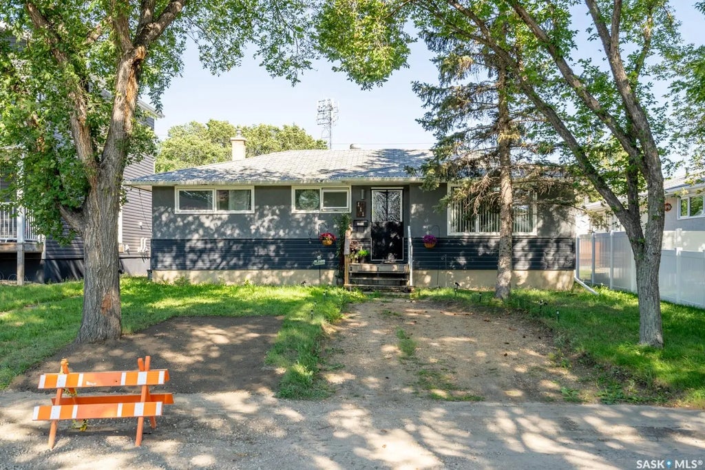111 Montreal Street N, Regina