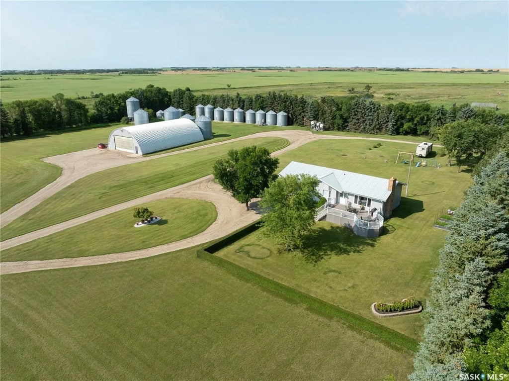 Toms Acreage, Antler Rm No. 61