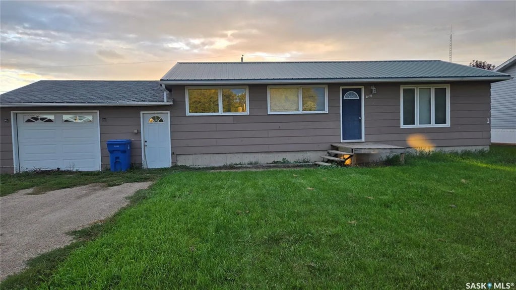 216 1st Street W, Carnduff