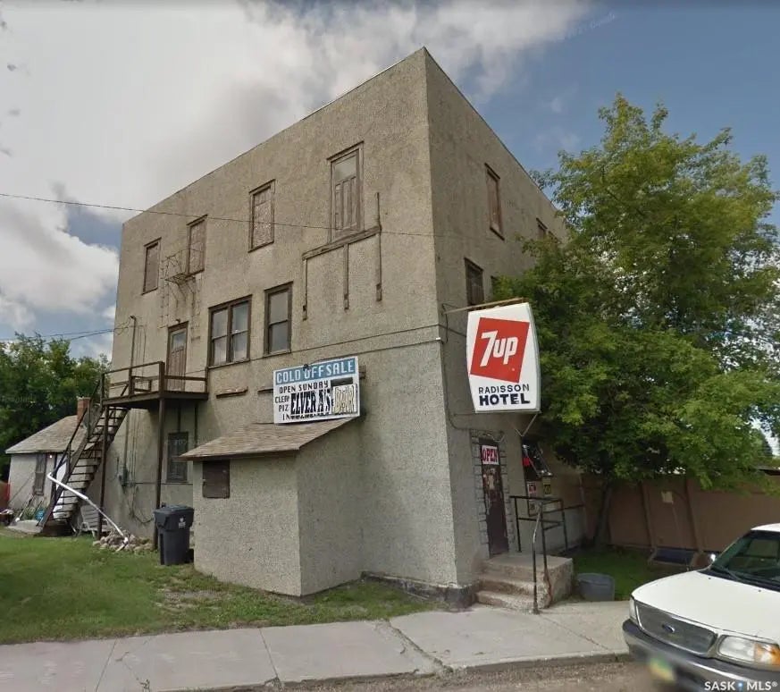 300 Albert Street, Radisson