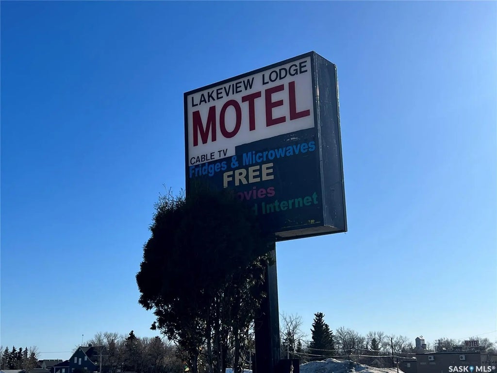 447 Saskatchewan Street, Elbow