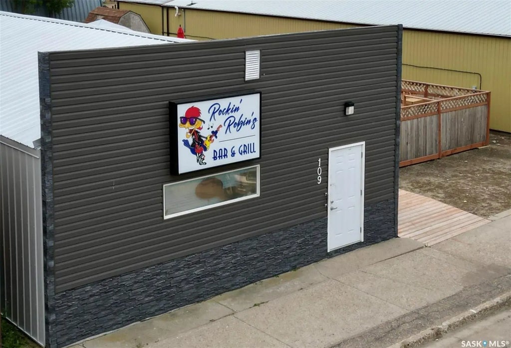 Rockin’ Robin’s Bar & Grill, Avonlea