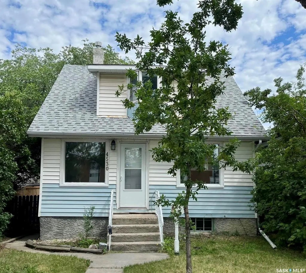 4530 Dewdney Avenue, Regina