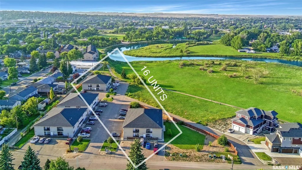 #3 & 4 - 825 Gladstone Street E, Swift Current