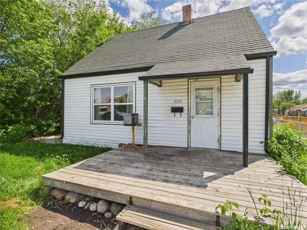 619 7th Street E, Prince Albert