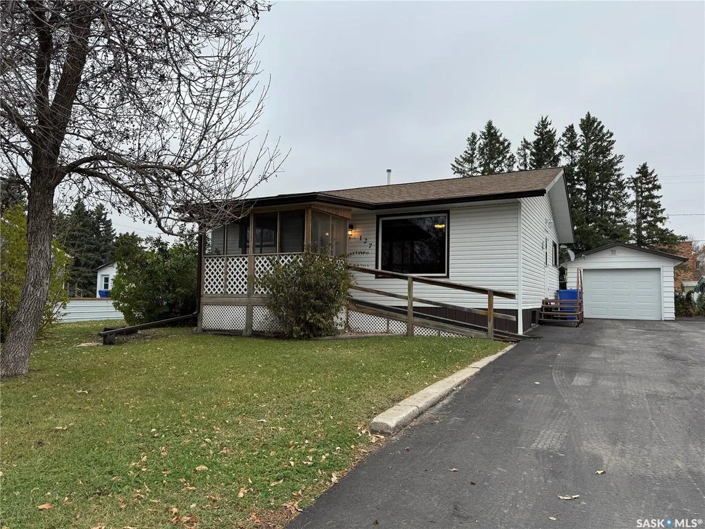 127 Broadway Street, Foam Lake