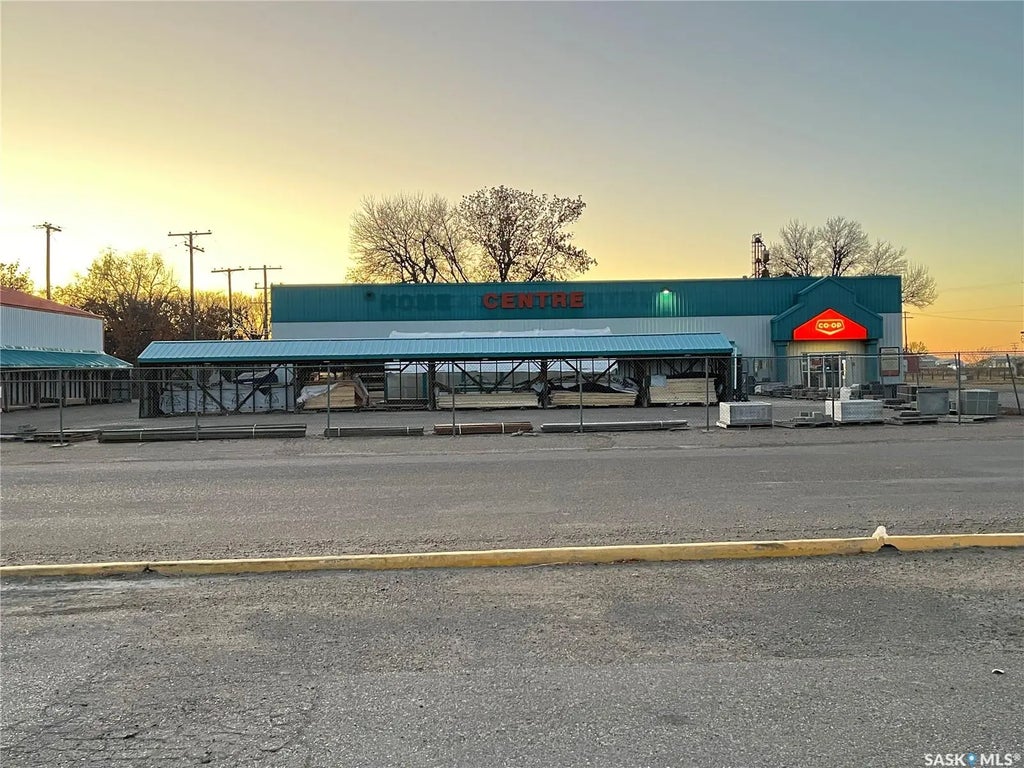 101 Sidney Street, Maple Creek