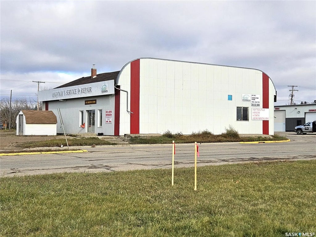 503 Queen Elizabeth Boulevard, Kamsack