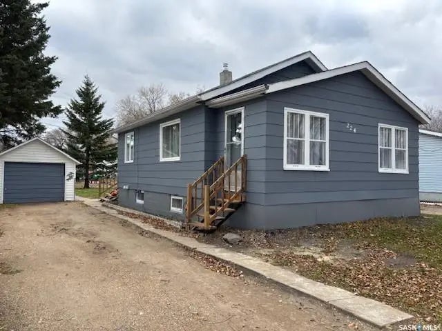 224 3rd Avenue W, Canora