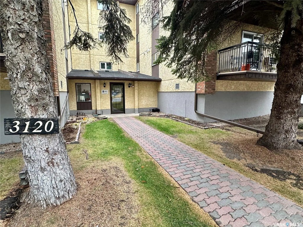 #101 - 3120 Louise Street E, Saskatoon