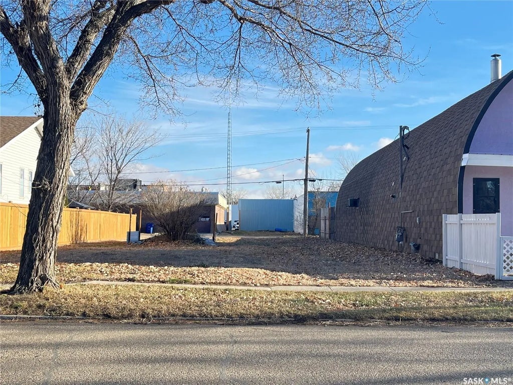 210 Maple Street, Maple Creek