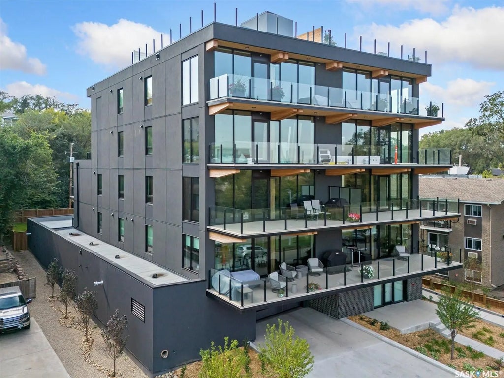 #301 - 212 E Saskatchewan Cres E, Saskatoon