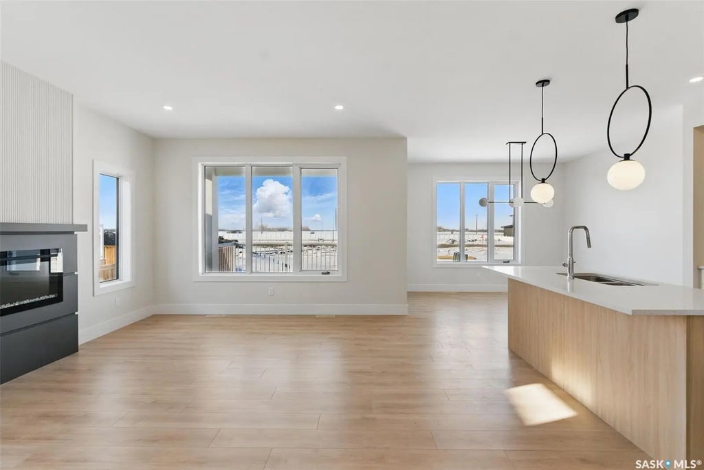 218 Veterans Drive, Warman