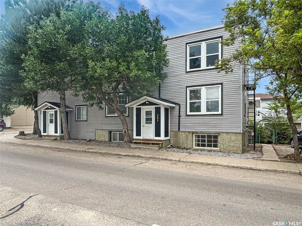 301 Cheadle Street E, Swift Current