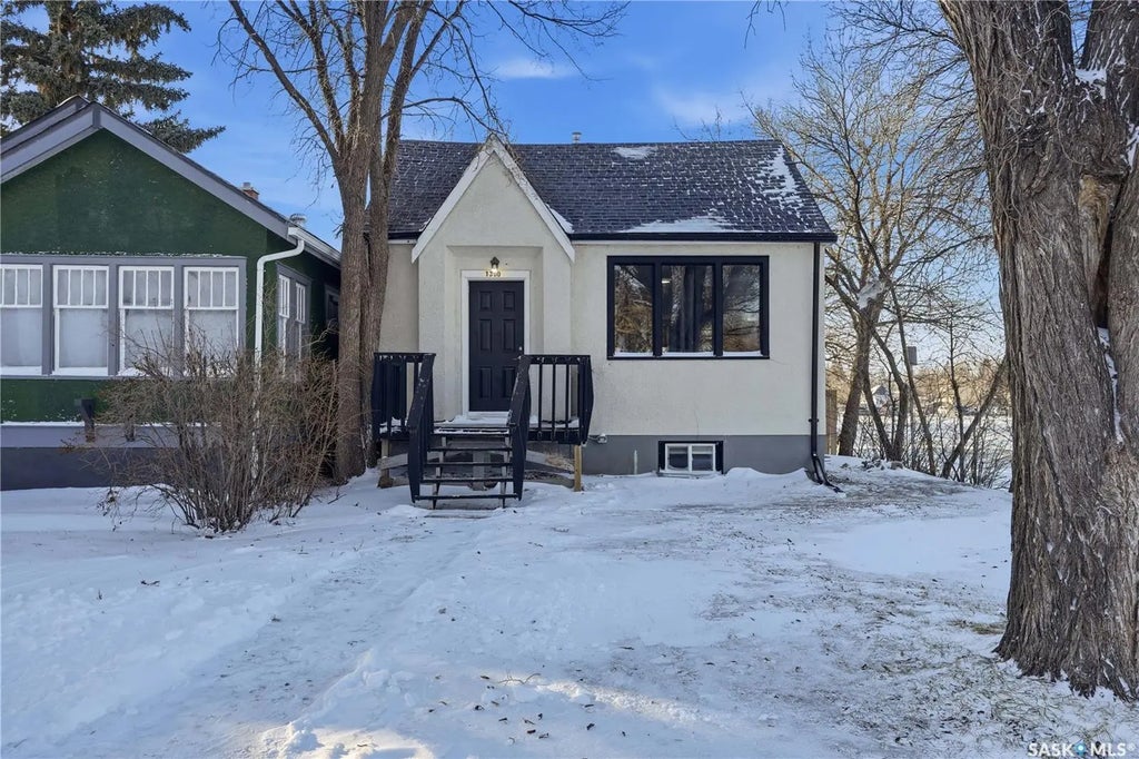 1300 Athol Street, Regina