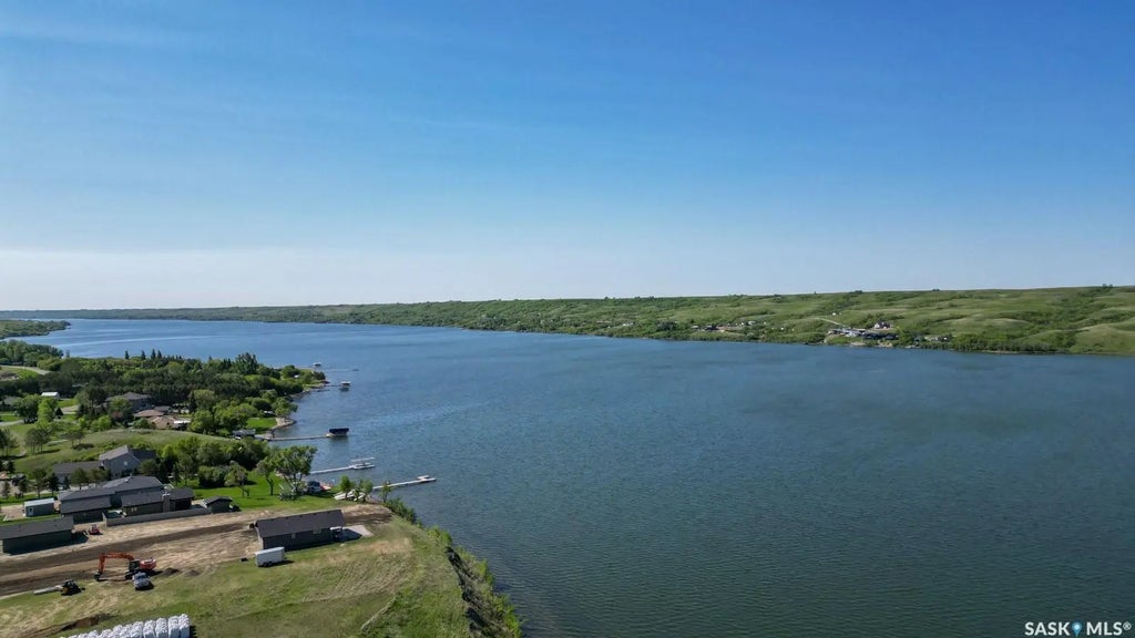 13 Sunset Boulevard, North Grove