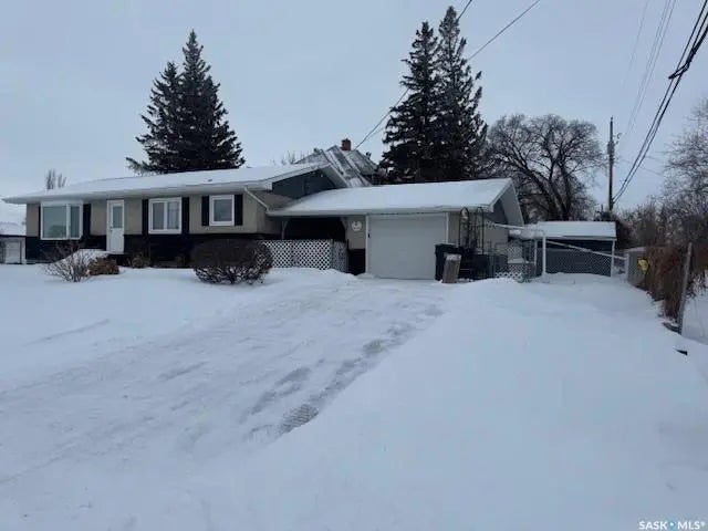 2 22nd Street, Battleford