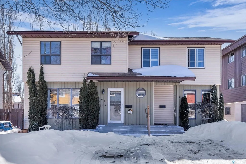 442-444 Russell Road, Saskatoon