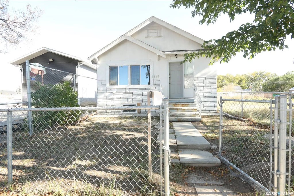1115 Robinson Street, Regina