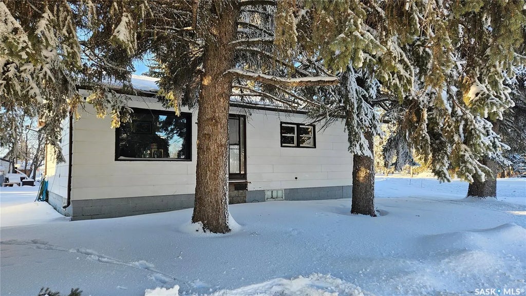 301 2nd Avenue, Cudworth