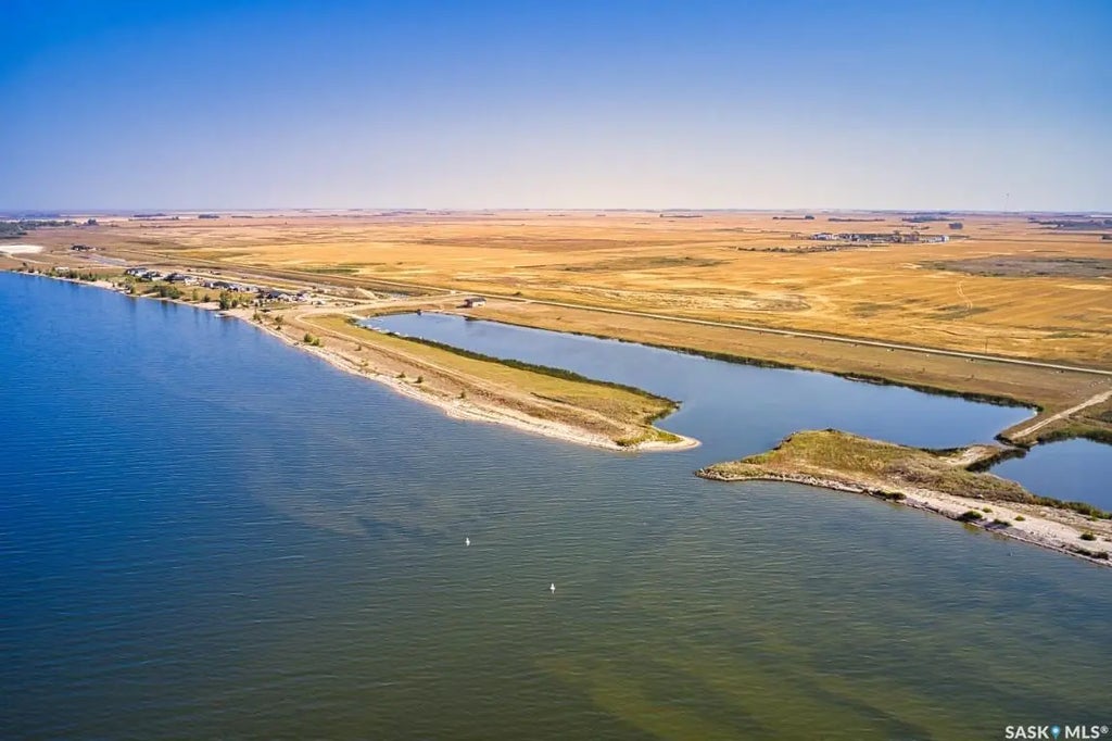 6 Sunset Acres Road, Last Mountain Lake East Side