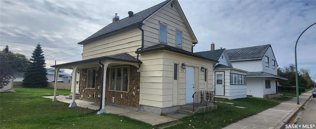 315 3rd Avenue W, Melville