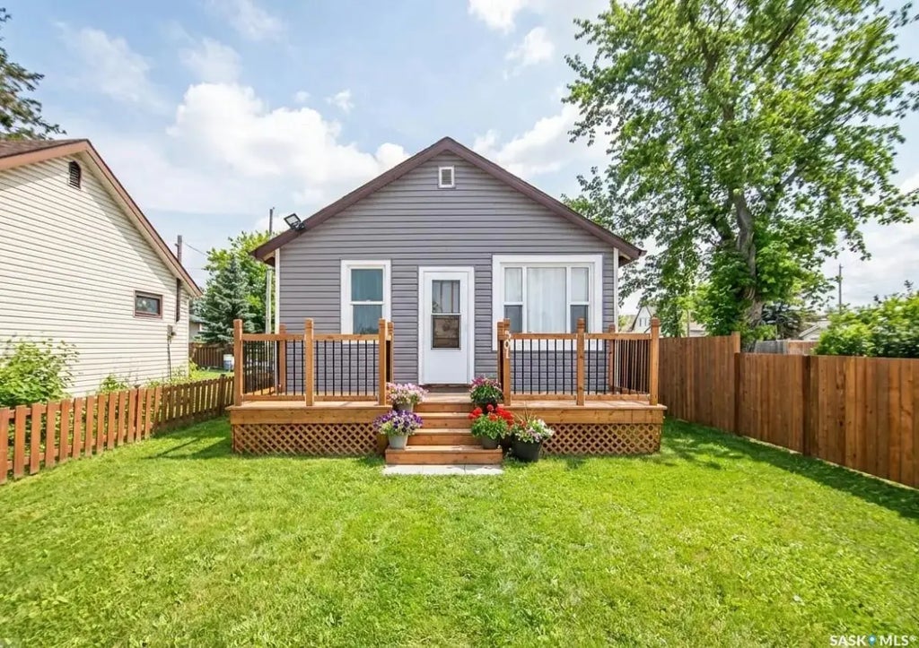 301 River Street E, Prince Albert