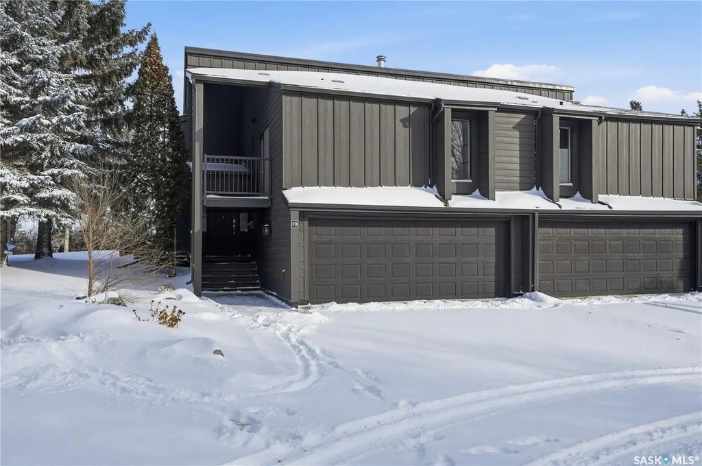 19 Martin Cres, Regina