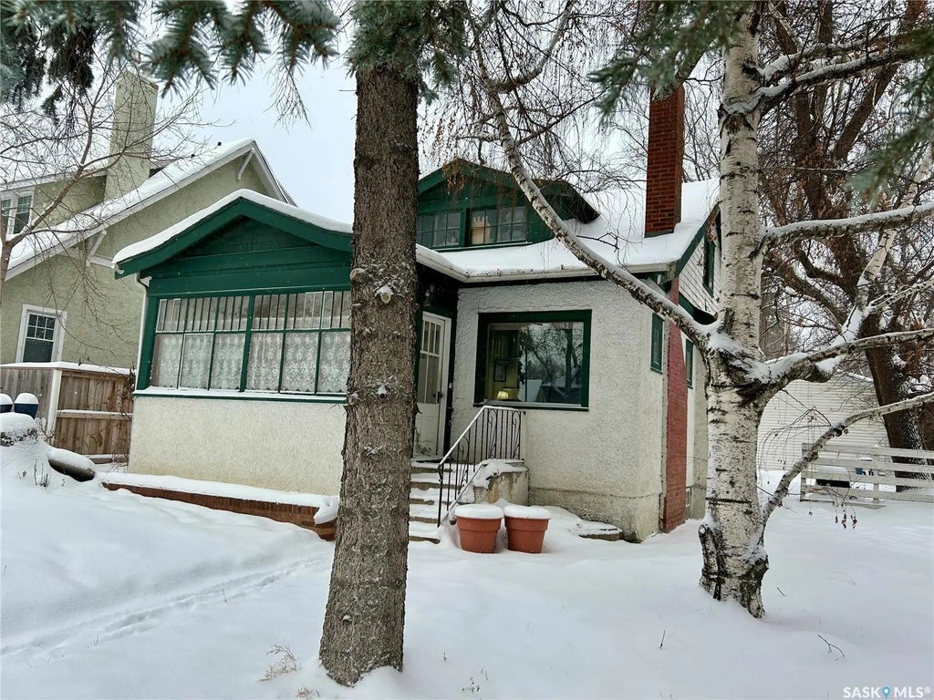 210 8th Street E, Saskatoon