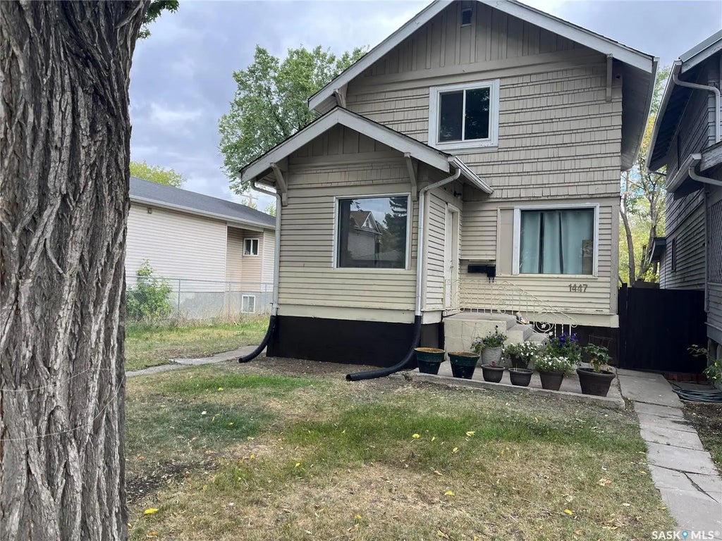 1447 Robinson Street, Regina
