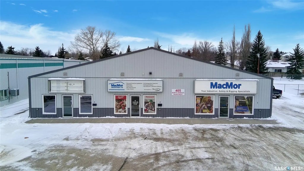 405 North Service Road W, Swift Current