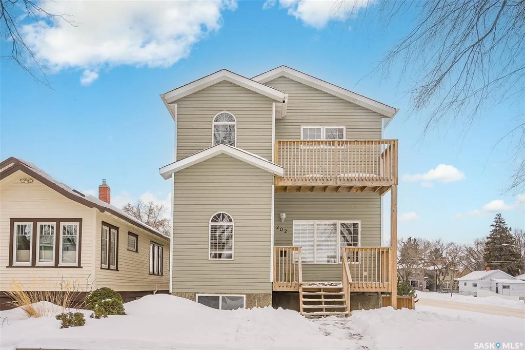 202 2nd Street E, Saskatoon